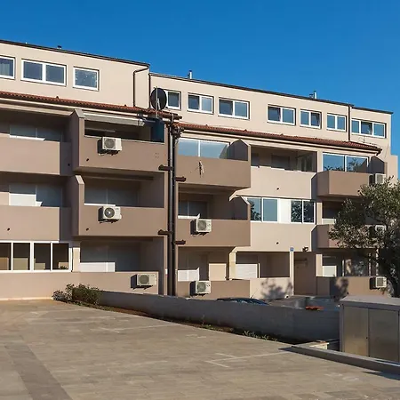 Holiday Studio Apartment *